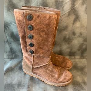 UGG 3387 Lo Pro Button Fold Over Brown Suede Leather Womens Boots Booties Size 8
